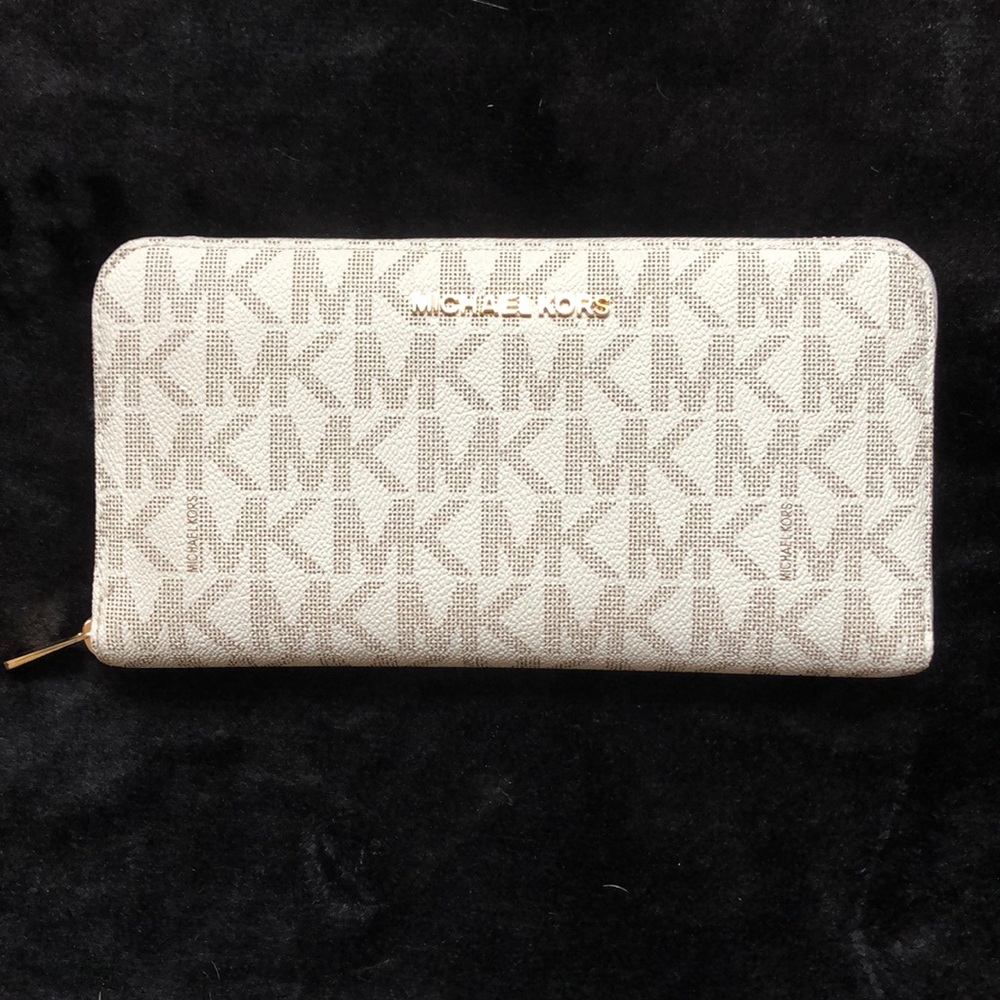 Michael Kors wallet